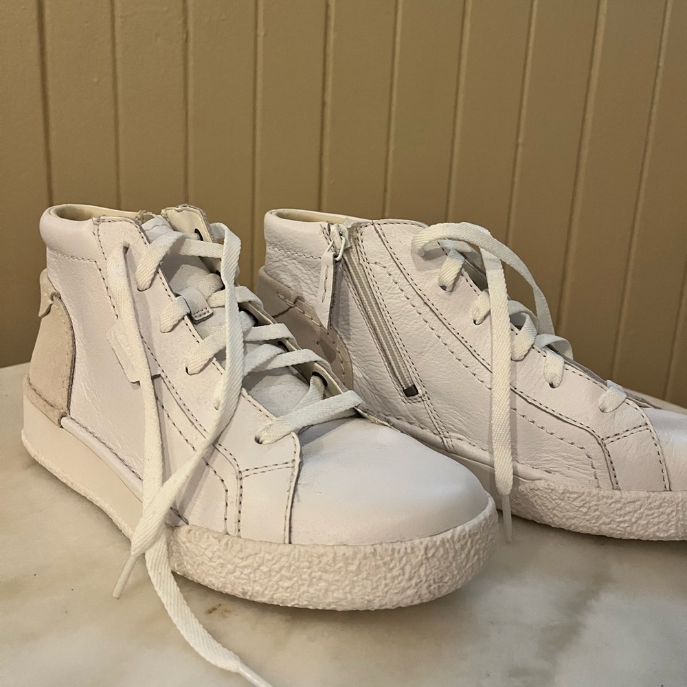 Clarks Craft Cup Hi White Leather Women's Casual High Top Sneakers (61236)